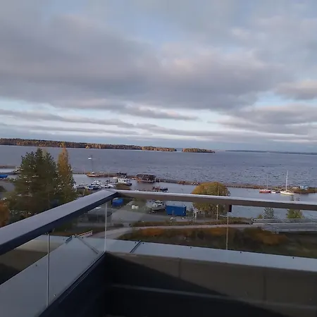 Luxury Living In Penthouse With Amazing Lake View 84m2 아파트 탐페레